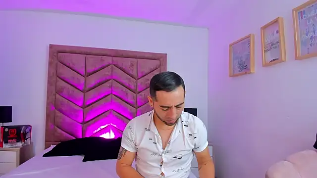 Snapshot of Lushian_ chatting on September 18, 2025, 3:14 pm Lushian online show from September 18, 2025, 3:14 pm