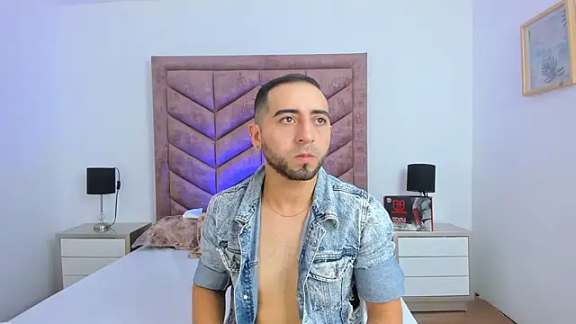 Snapshot of Lushian_ chatting on November 4, 2025, 1:21 pm Lushian online show from November 4, 2025, 1:21 pm