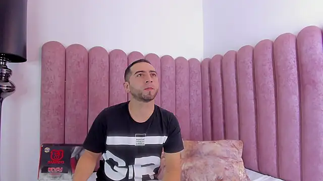 Snapshot of Lushian_ chatting on November 12, 2025, 2:39 pm Lushian online show from November 12, 2025, 2:39 pm