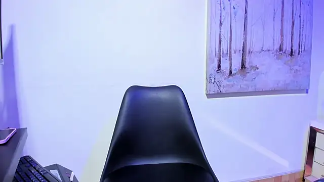 Snapshot of DanniaKross chatting on October 20, 2025, 8:42 pm DanniaKross online show from October 20, 2025, 8:42 pm