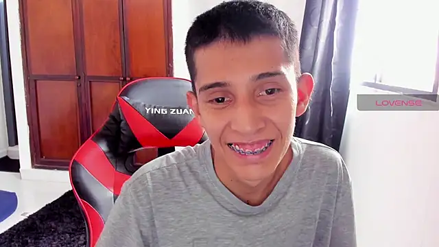 Snapshot of gomitaboy_1 chatting on September 23, 2025, 6:55 pm gomitaboy 1 online show from September 23, 2025, 6:55 pm