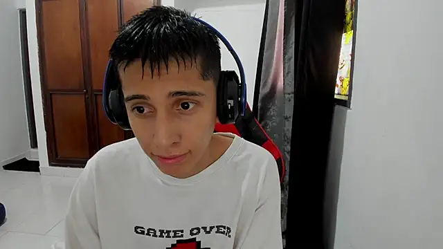 Snapshot of gomitaboy_1 chatting on October 19, 2025, 7:03 pm gomitaboy 1 online show from October 19, 2025, 7:03 pm