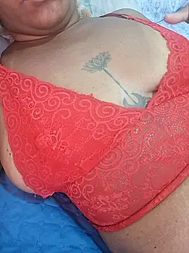 Snapshot of gatadanada chatting on February 19, 2026, 11:06 am gatadanada online show from February 19, 2026, 11:06 am