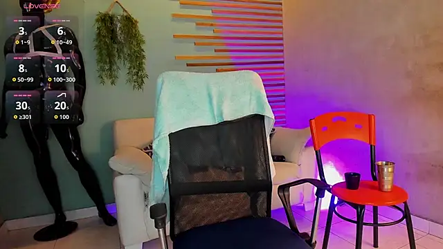 david huge online show from November 30, 2025, 1:42 am