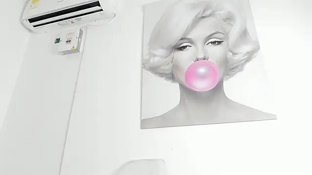 Snapshot of Akiraht chatting on September 22, 2025, 9:17 pm Akiraht online show from September 22, 2025, 9:17 pm