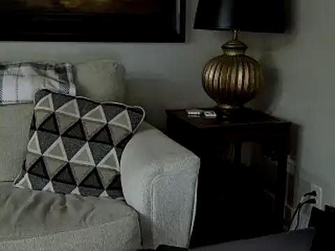 Snapshot of JulieHolliday chatting on October 15, 2025, 11:16 pm JulieHolliday online show from October 15, 2025, 11:16 pm