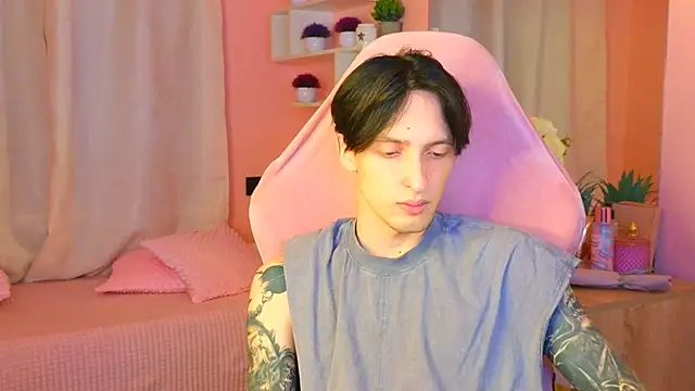 Snapshot of Martin_Jin chatting on October 19, 2025, 1:12 pm Martin Jin online show from October 19, 2025, 1:12 pm