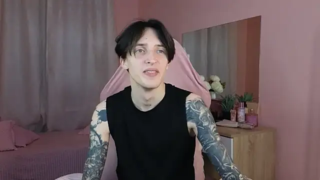 Snapshot of Martin_Jin chatting on November 4, 2025, 12:04 pm Martin Jin online show from November 4, 2025, 12:04 pm