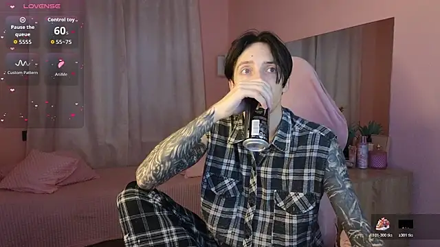 Snapshot of Martin_Jin chatting on November 7, 2025, 12:16 pm Martin Jin online show from November 7, 2025, 12:16 pm