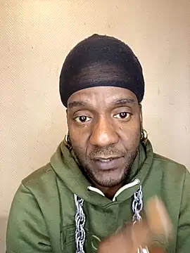 Snapshot of Kingdinyxxx chatting on October 13, 2025, 12:16 pm Kingdinyxxx online show from October 13, 2025, 12:16 pm