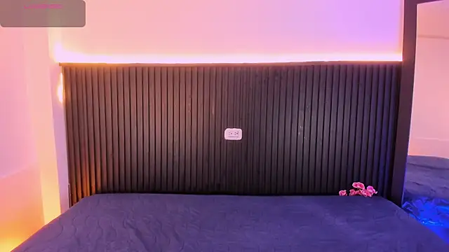 catleya noire online show from March 23, 2026, 1:26 pm