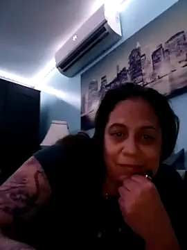 Snapshot of PrettyKittyMia chatting on October 11, 2025, 6:01 am PrettyKittyMia online show from October 11, 2025, 6:01 am