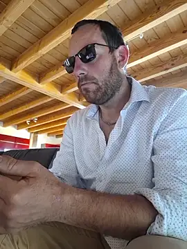 BrunJulienMetis online show from April 6, 2026, 8:26 am