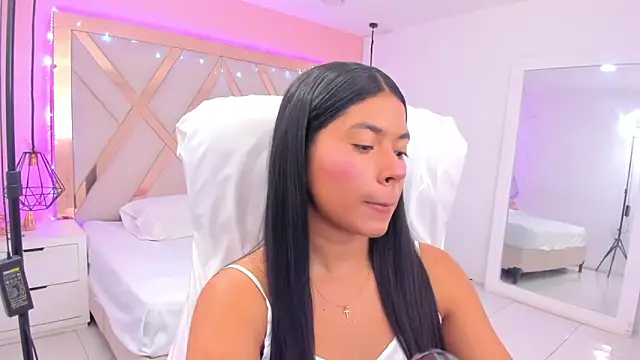 samantaa shy online show from February 8, 2026, 3:32 am