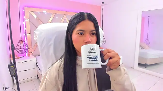 samantaa shy online show from April 14, 2026, 3:12 am