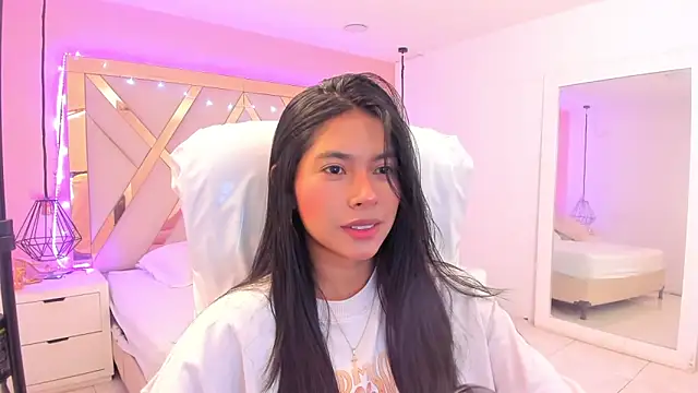 samantaa shy online show from April 15, 2026, 3:35 am