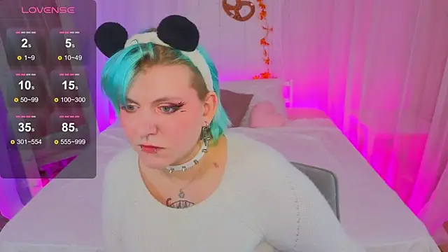 Snapshot of bluelunaray chatting on September 19, 2025, 10:27 am bluelunaray online show from September 19, 2025, 10:27 am