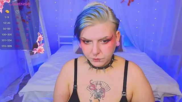 Snapshot of bluelunaray chatting on September 24, 2025, 11:02 am bluelunaray online show from September 24, 2025, 11:02 am