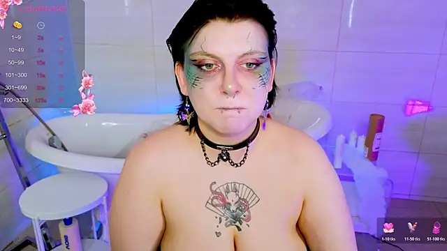 Snapshot of bluelunaray chatting on October 25, 2025, 10:34 am bluelunaray online show from October 25, 2025, 10:34 am