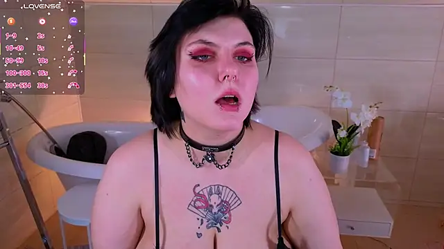 Snapshot of bluelunaray chatting on October 26, 2025, 10:54 am bluelunaray online show from October 26, 2025, 10:54 am