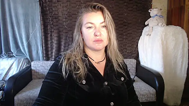 NikaSkylink online show from October 8, 2025, 3:48 am