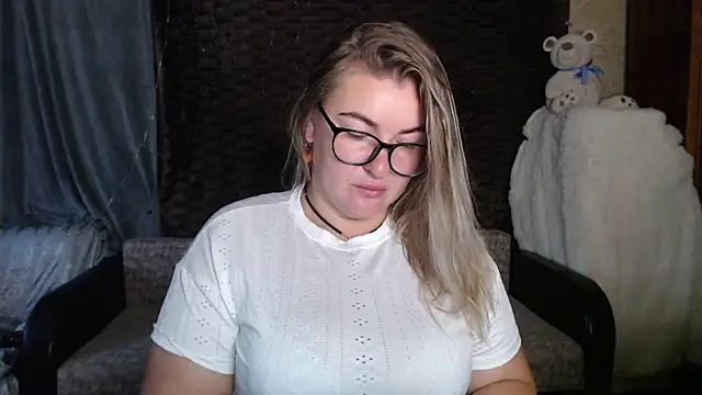 NikaSkylink online show from October 20, 2025, 3:51 am