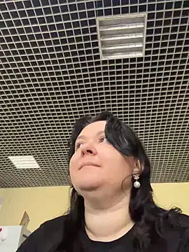 Liza Will online show from April 13, 2026, 8:42 am