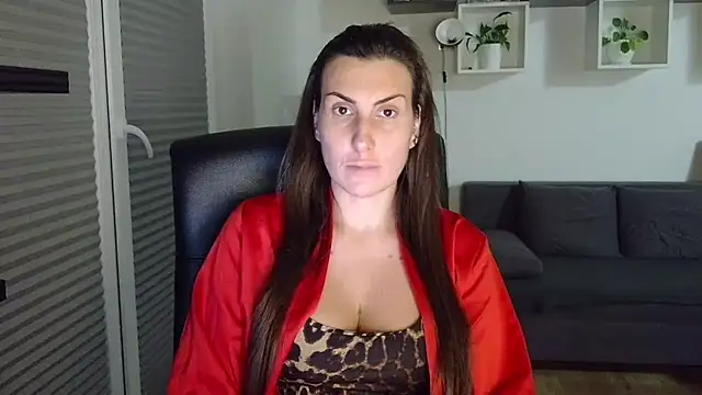 DonnaAmore online show from October 7, 2025, 8:06 pm