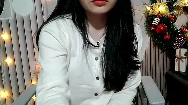 Emachiii online show from December 17, 2025, 1:28 pm