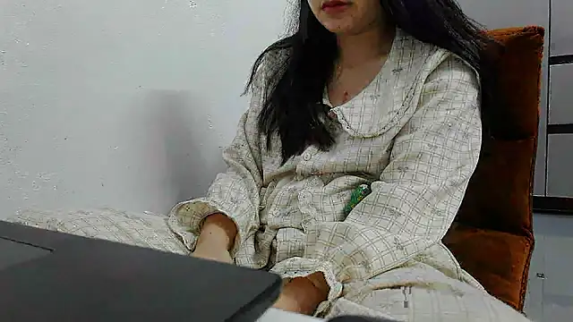 Emachiii online show from April 4, 2026, 11:40 am