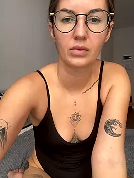 Snapshot of ElizabetBlack chatting on October 20, 2025, 8:59 am ElizabetBlack online show from October 20, 2025, 8:59 am