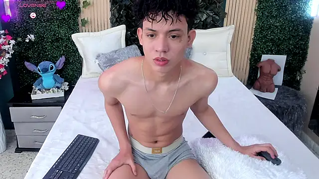 JoseLucian online show from October 9, 2025, 7:45 pm