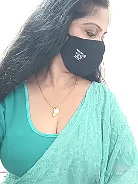 shivani27 online show from April 15, 2026, 8:09 pm