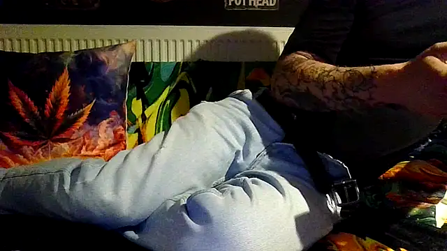 Flash0910 online show from October 24, 2025, 12:30 am