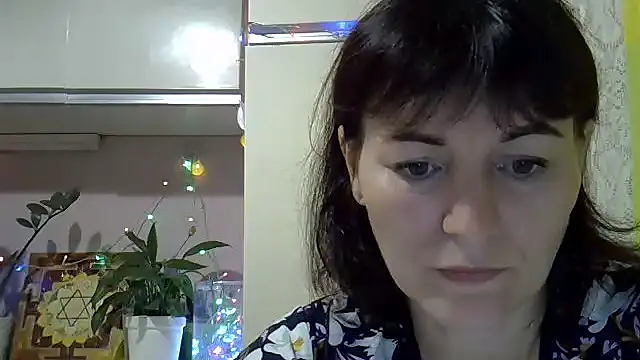 Krystal 82 online show from September 12, 2025, 5:46 pm