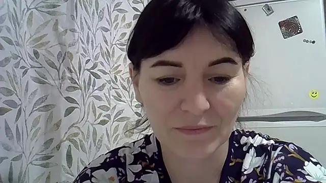 Krystal 82 online show from December 2, 2025, 5:30 pm