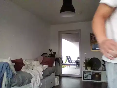 Mrlarox online show from September 8, 2025, 5:01 pm