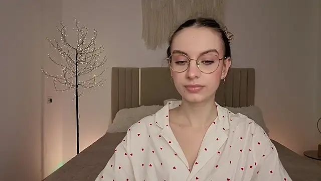 Real cutie1 online show from March 26, 2026, 2:11 pm