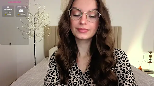 Real cutie1 online show from June 13, 2026, 12:47 pm