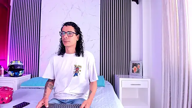 JackAndRosse  online show from October 19, 2025, 1:56 pm