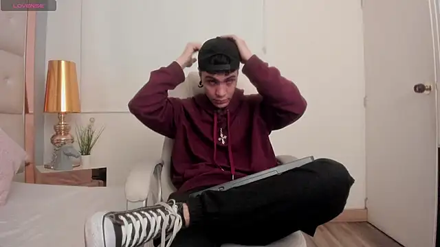 dark sun302 online show from November 16, 2025, 8:58 pm