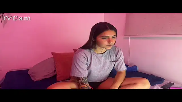 Snapshot of SurpriseMadlicia chatting on September 12, 2025, 3:50 am SurpriseMadlicia online show from September 12, 2025, 3:50 am