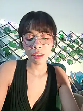 Snapshot of dolliette24 chatting on May 17, 2026, 5:38 am dolliette24 online show from May 17, 2026, 5:38 am