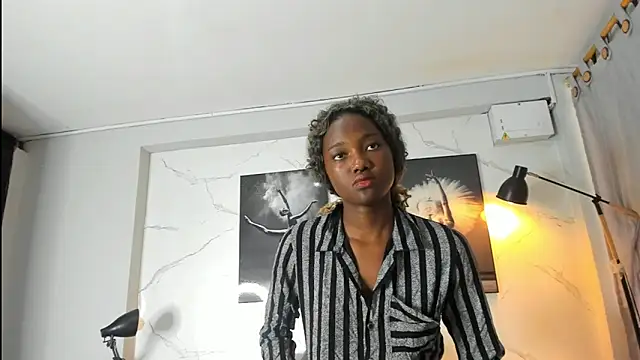 Snapshot of Evaa_18 chatting on November 1, 2025, 5:59 pm Evaa 18 online show from November 1, 2025, 5:59 pm