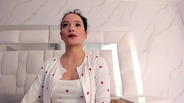 Snapshot of Maia_Park chatting on January 9, 2026, 12:08 pm Maia Park online show from January 9, 2026, 12:08 pm