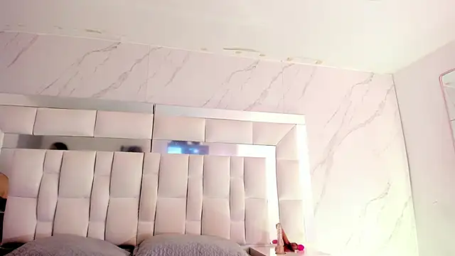 Snapshot of Maia_Park chatting on February 26, 2026, 12:15 pm Maia Park online show from February 26, 2026, 12:15 pm