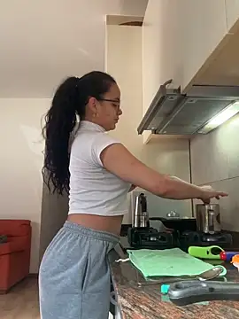 Snapshot of Maia_Park chatting on March 25, 2026, 9:48 am Maia Park online show from March 25, 2026, 9:48 am