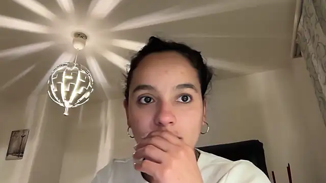 Snapshot of Maia_Park chatting on April 11, 2026, 8:57 pm Maia Park online show from April 11, 2026, 8:57 pm