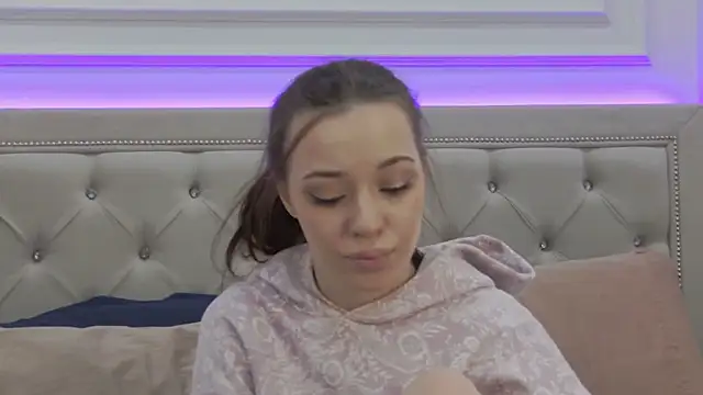 ZoeyNeal online show from March 9, 2026, 1:59 pm