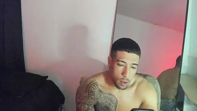 Snapshot of ThiagoLugo chatting on November 3, 2025, 11:15 pm ThiagoLugo online show from November 3, 2025, 11:15 pm